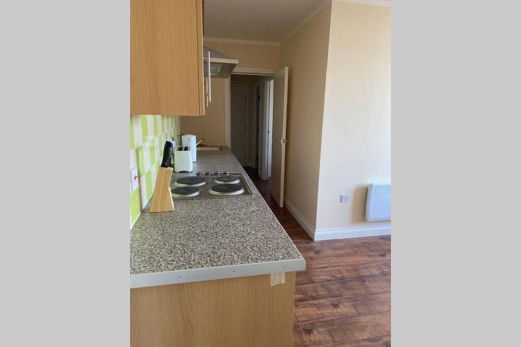 3 Bed Contemporary Crewe Apartment Екстериор снимка