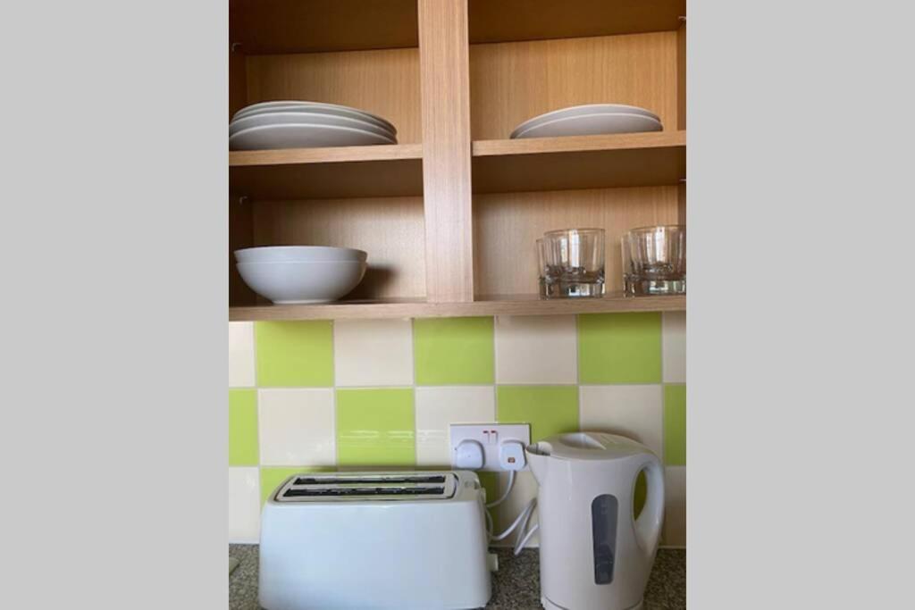 3 Bed Contemporary Crewe Apartment Екстериор снимка